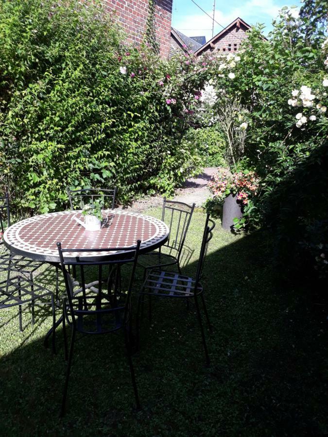 Gite Au Bord Du Lac Montville Exterior photo